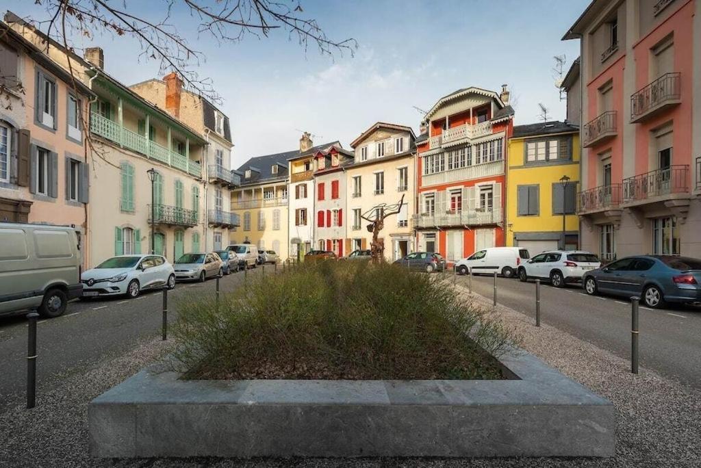 Terrasse, Jardin,, Appartement 80M², Vue Montagne, Wifi, Bureau Bagneres-de-Bigorre Luaran gambar